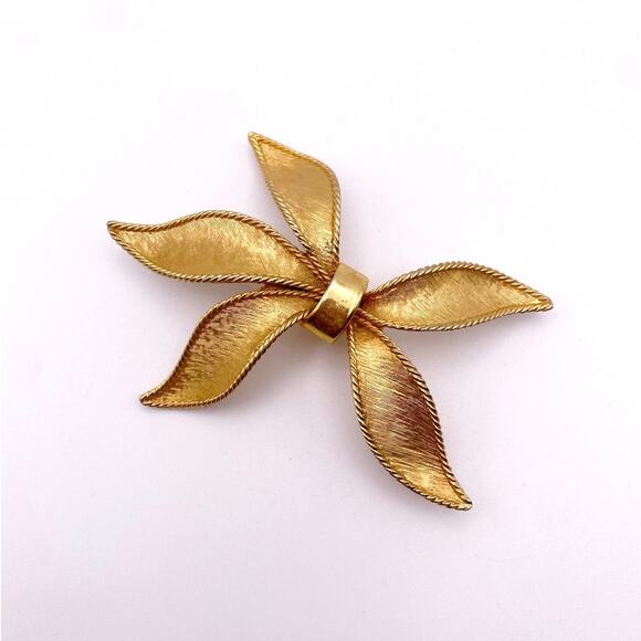 Charel Gold Tone Bow Vintage Large Brooch - Picture 2 of 6